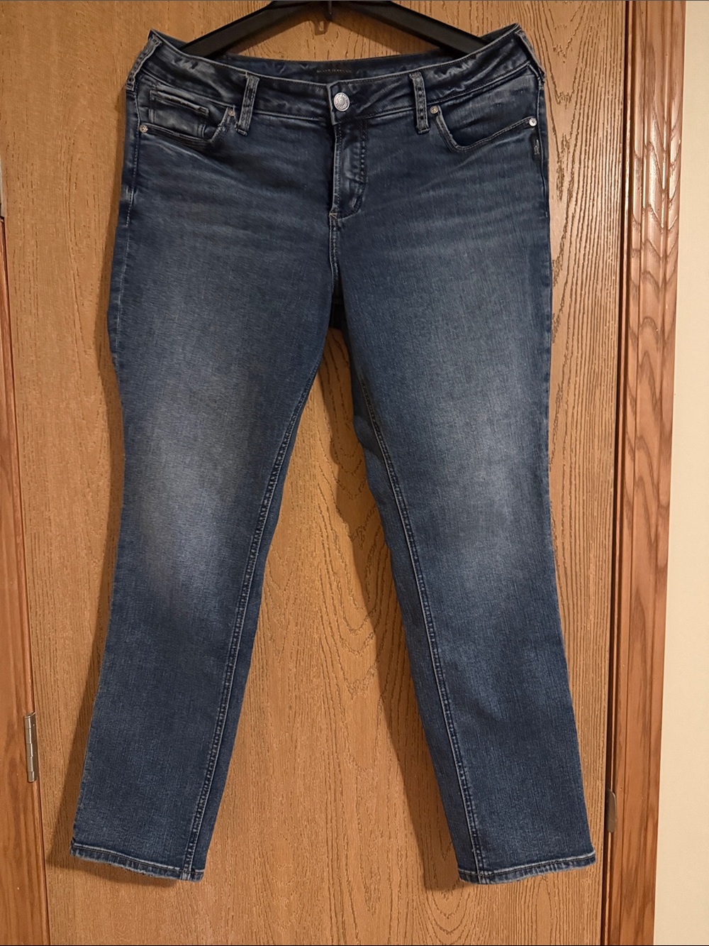 Silver Jeans Women's Straight Leg Denim in Faded Blue Wash